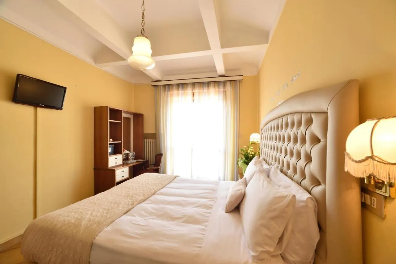 Hotel Bergamo Mare Mhotelsgroup San Bartolomeo Al Mare 3*,  Italy